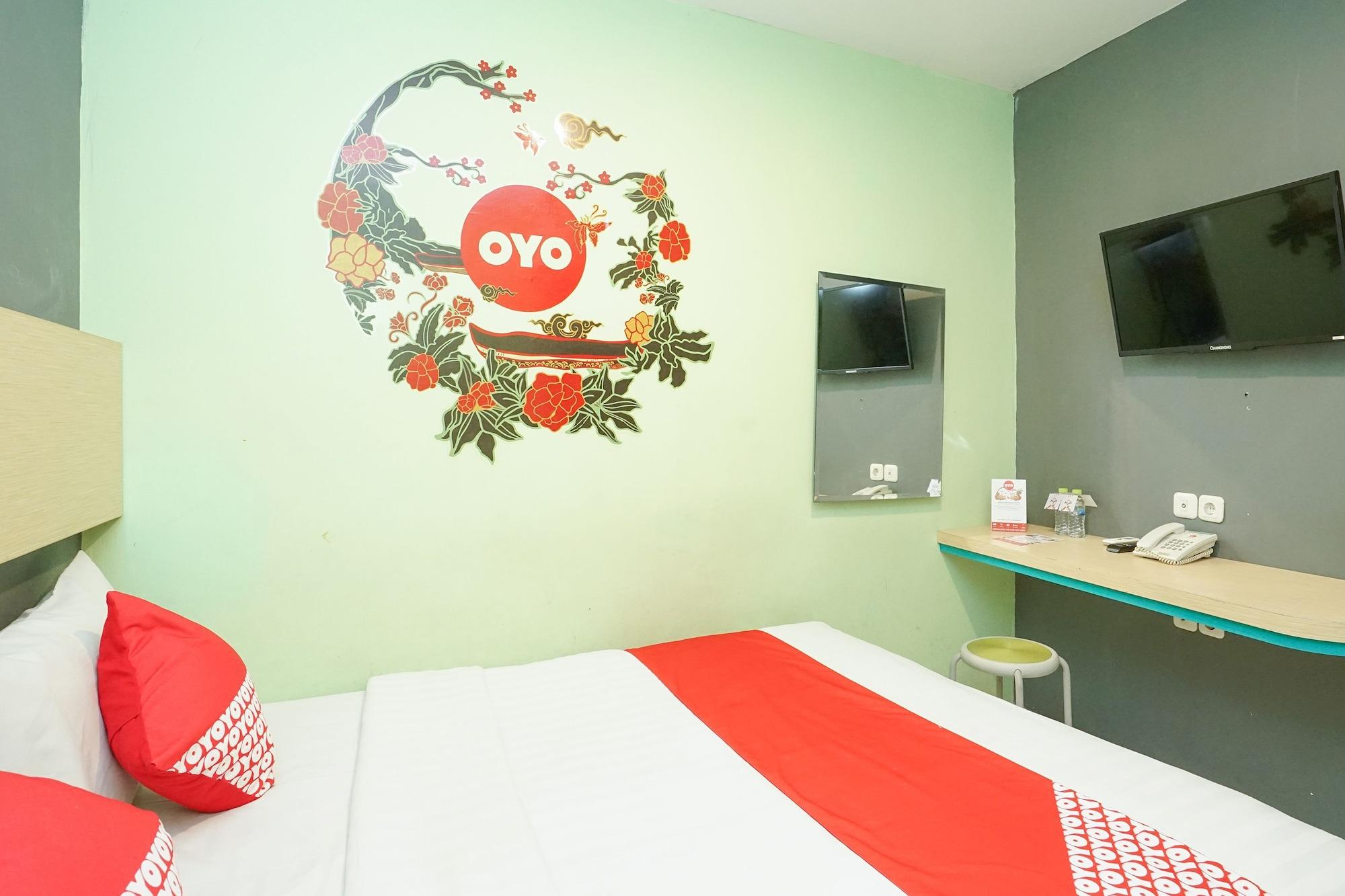 Oyo 277 Rukotel Near Rsu Adi Husada Undaan Kota Сурабая Екстериор снимка