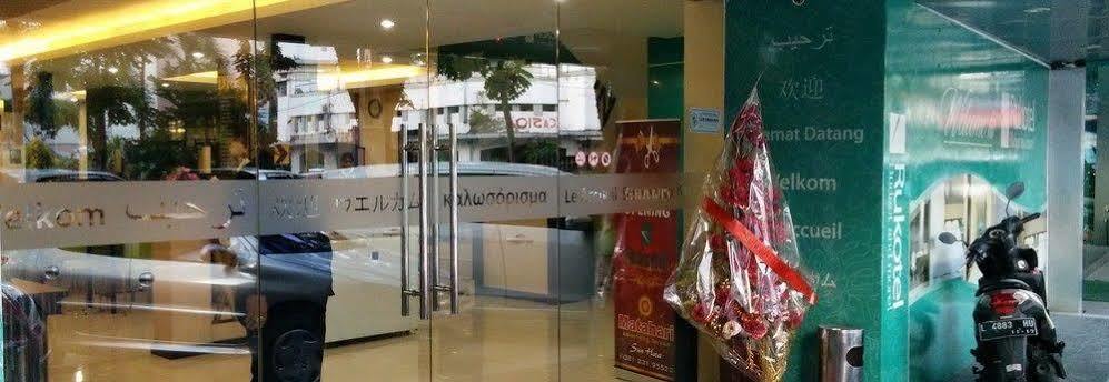 Oyo 277 Rukotel Near Rsu Adi Husada Undaan Kota Сурабая Екстериор снимка