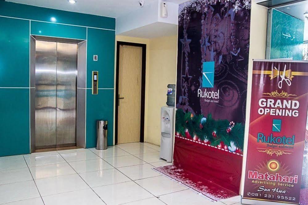 Oyo 277 Rukotel Near Rsu Adi Husada Undaan Kota Сурабая Екстериор снимка