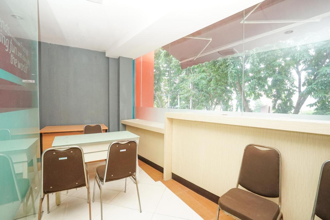 Oyo 277 Rukotel Near Rsu Adi Husada Undaan Kota Сурабая Екстериор снимка