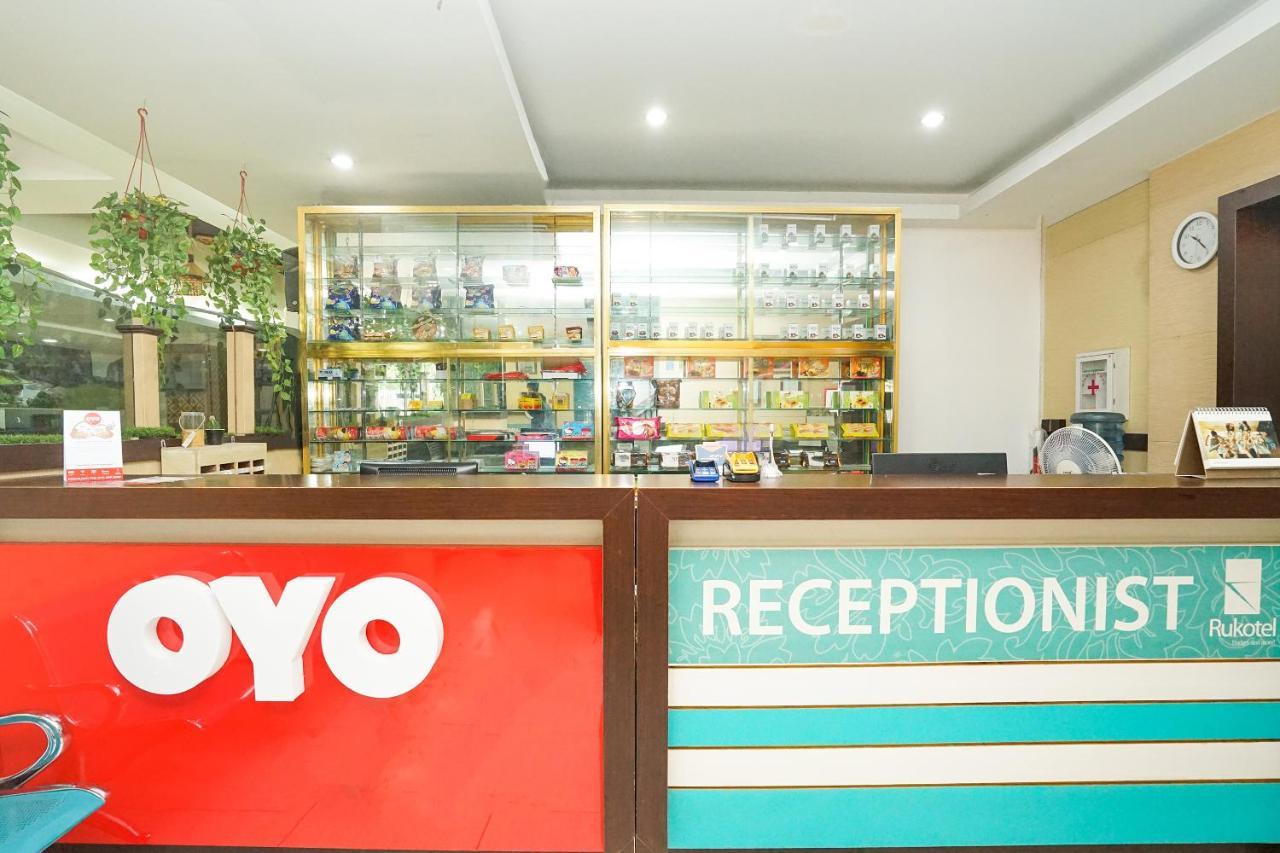 Oyo 277 Rukotel Near Rsu Adi Husada Undaan Kota Сурабая Екстериор снимка